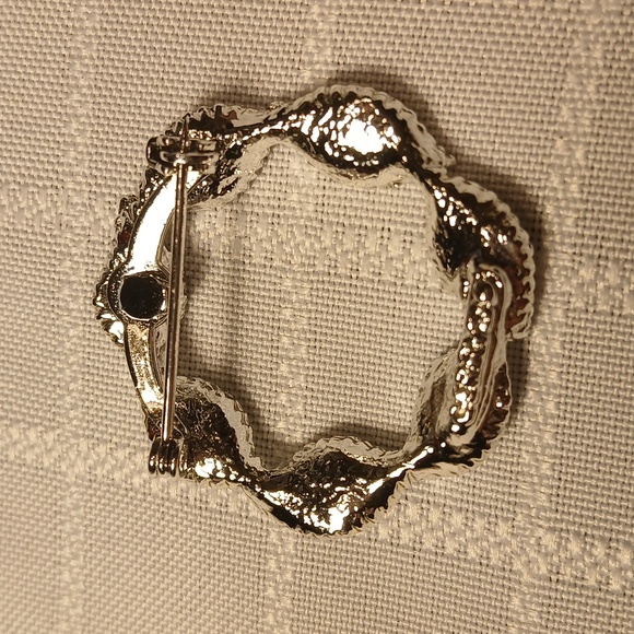 Gerry's Vintage Wreath Brooch Pin Leaf Christmas Holiday Jewelry - Picture 5 of 7